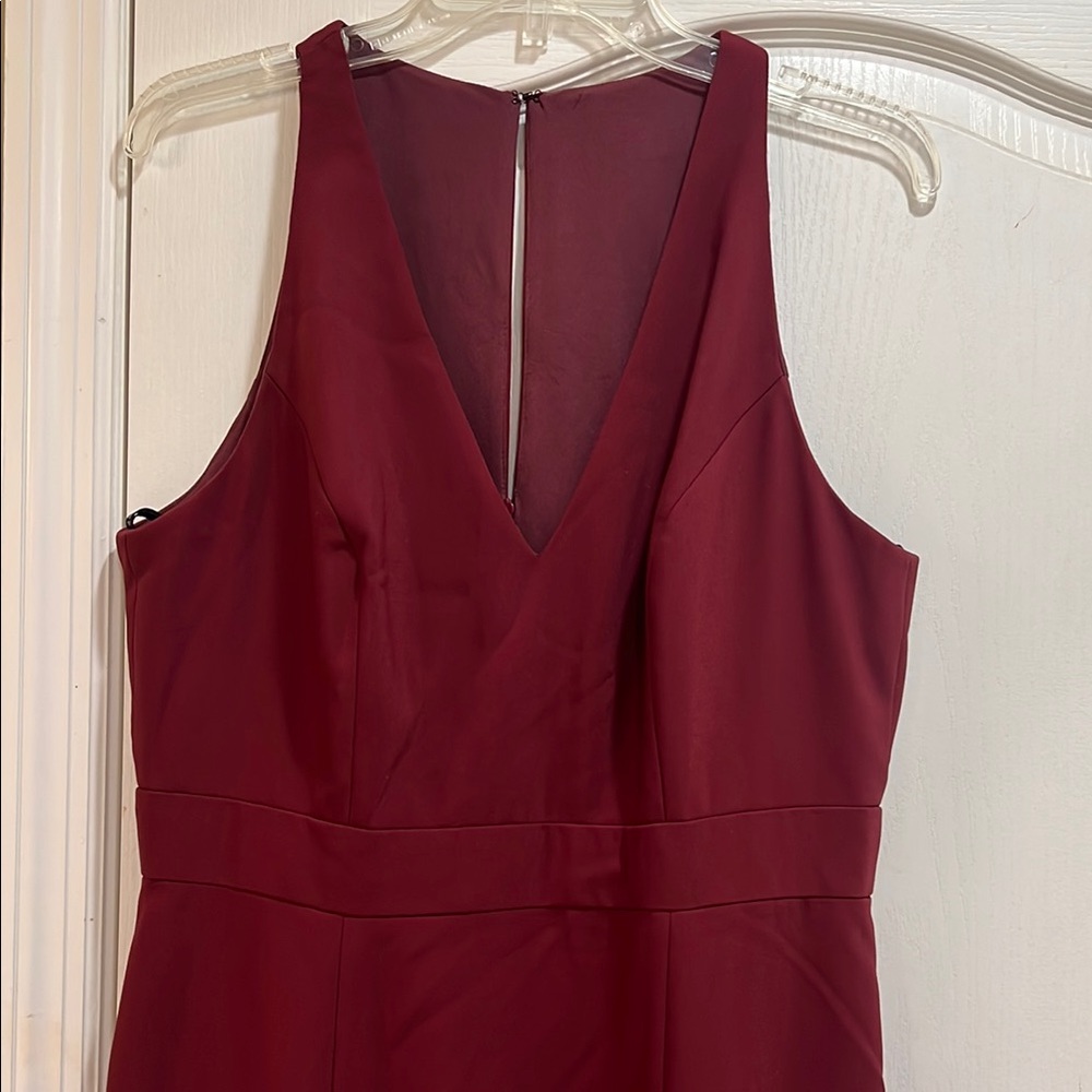 NWT Chic sleeveless Burgundy Dress